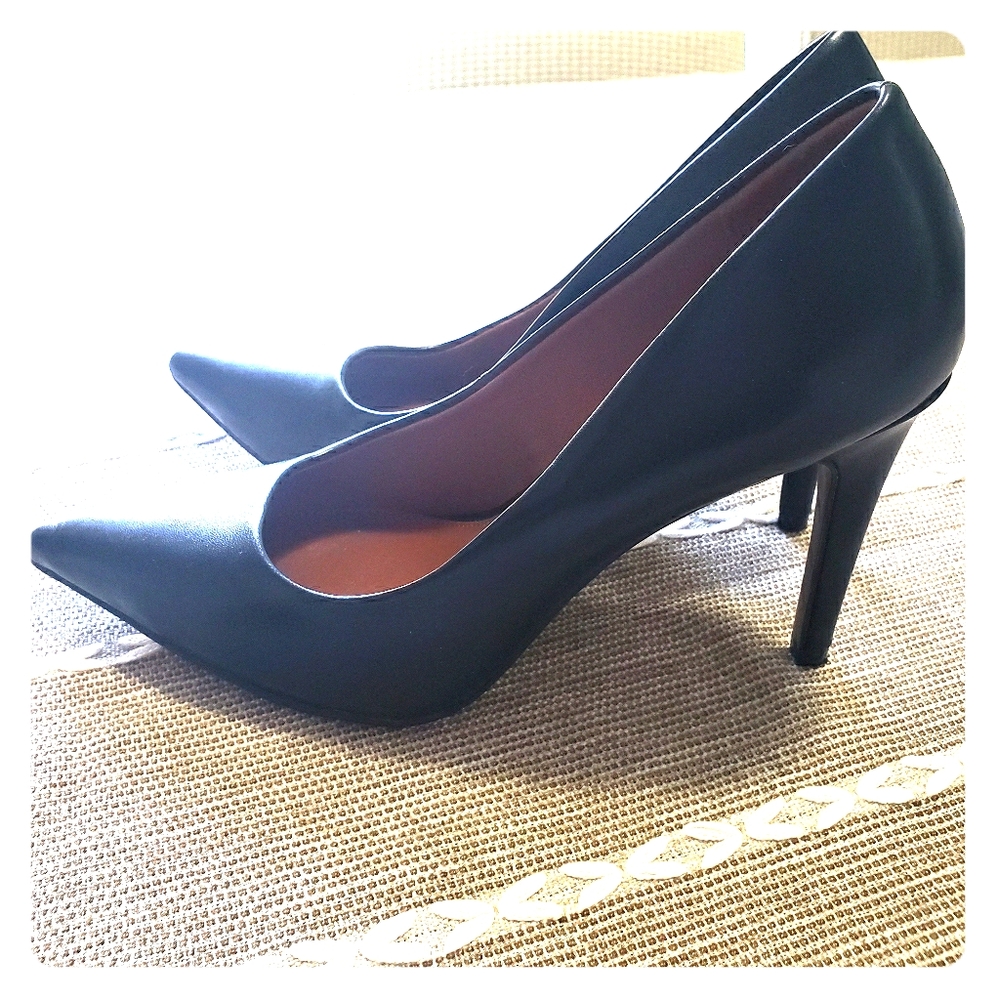 *never worn CHRISTIAN SIRIANO for Payless